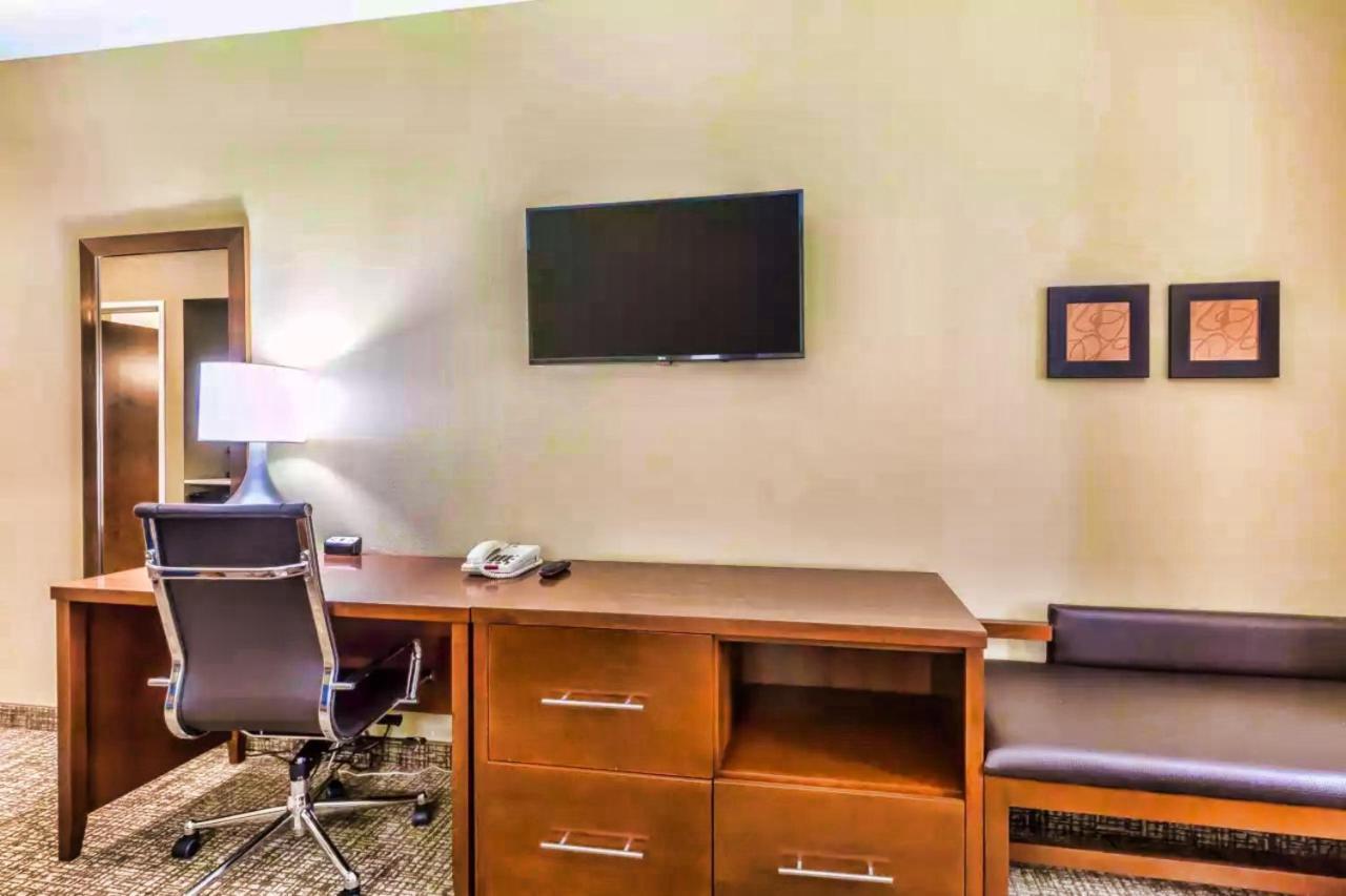 Comfort Suites Houston I45 North Aldine Экстерьер фото